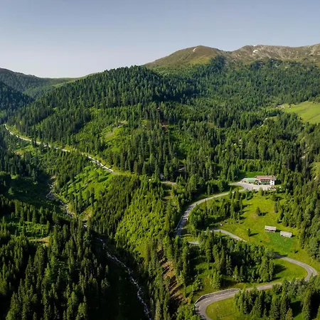 Nockalmhof 2 アパート